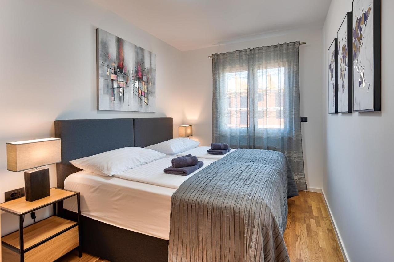 Art Apartment Monvidal Пула Екстериор снимка