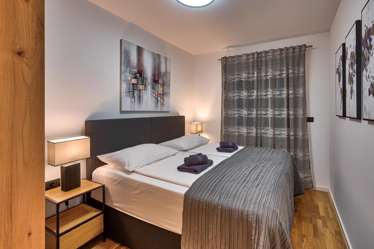 Art Apartment Monvidal Пула Екстериор снимка